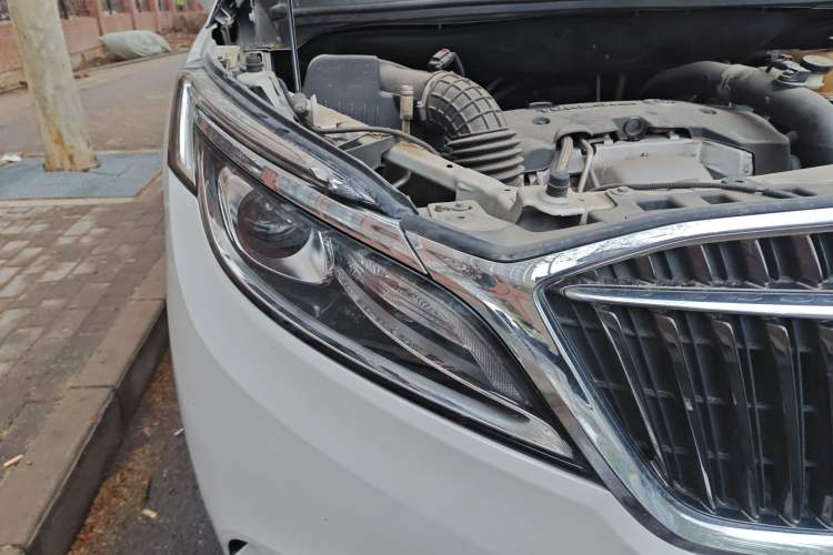 Used Buick GL8 2018 ES 28T Comfort Model China VI Standard Right Front Headlight