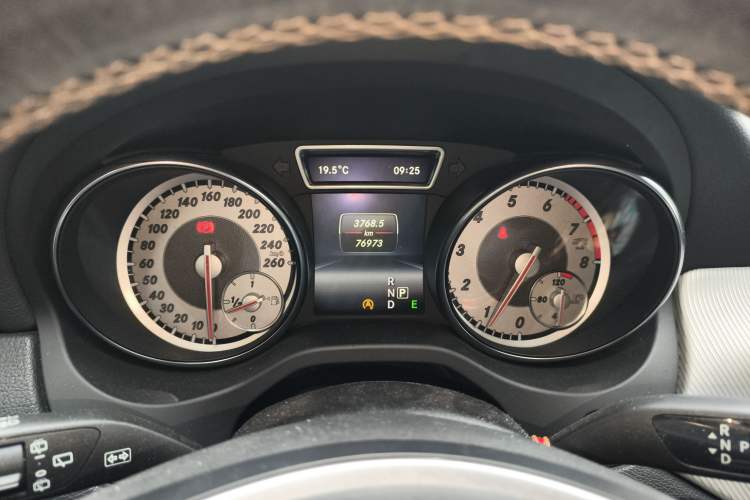 Used Mercedes-Benz GLA 2015 GLA 200 Fashion Model