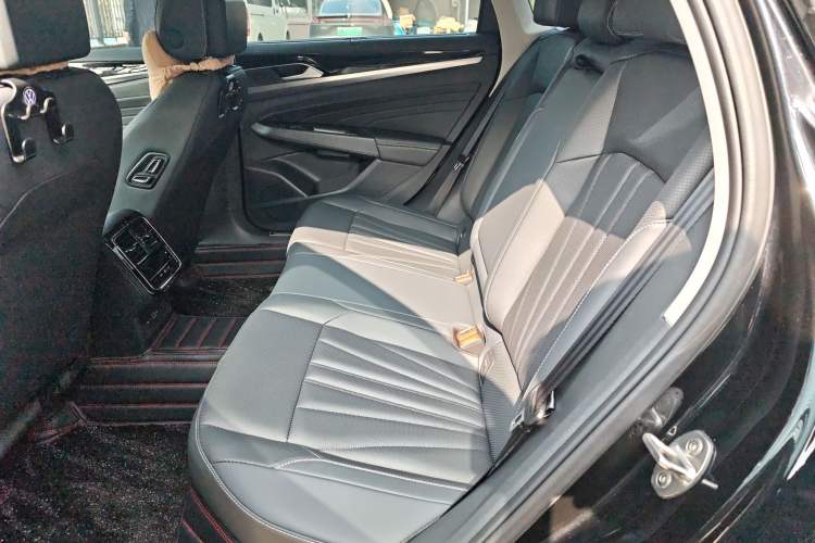 Used Volkswagen Passat 2025 Outstanding Model 380TSI Dragon Glory Edition
