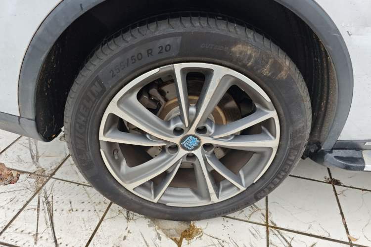 Used BYD Tang New Energy 2018 DM 2.0T All-Wheel Drive Smart Connectivity Luxury Model 7 Seats China V Emission Standard Right Rear Wheel Hub