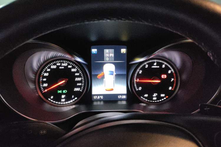 Used Mercedes-Benz GLC 2017 GLC 260 4MATIC Luxury Model