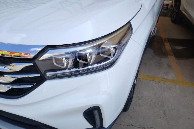 Used GAC Trumpchi GS4 2018 235T Automatic Two-Wheel Drive Luxury Smart Connectivity Millionth Anniversary Edition Left Front Headlight