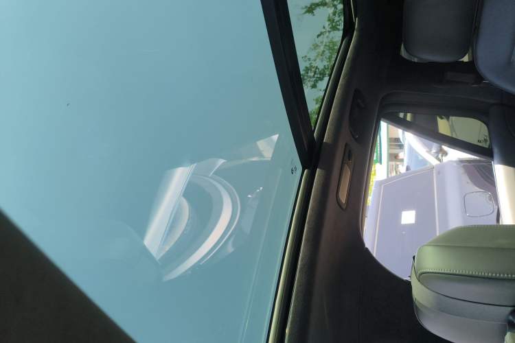 Used Nio ES8 2023 75 kWh Headliner