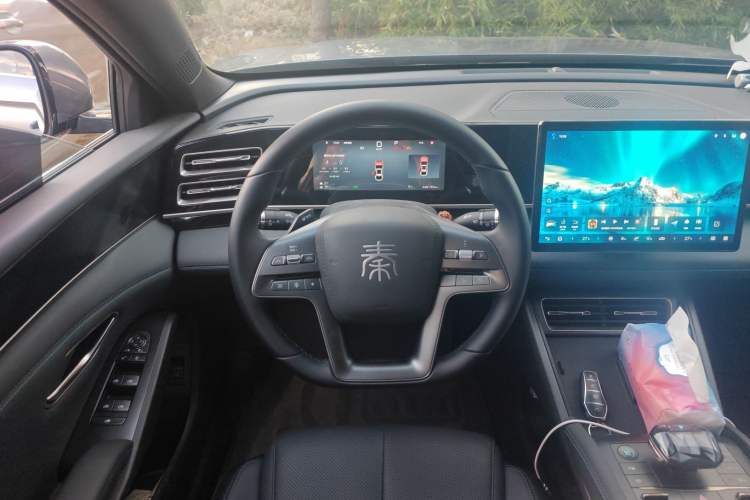 Used BYD Qin L 2025 DM-i Smart Drive 80KM Leading Model
