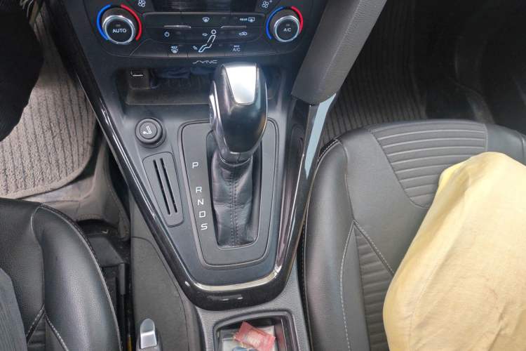 Used Ford Focus 2015 Sedan 1.6L Automatic Trend Model Gear Lever
