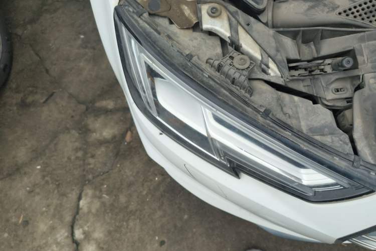 Used Audi A4L 2019 40 TFSI Fashion Edition China VI Emission Standard Right Front Headlight