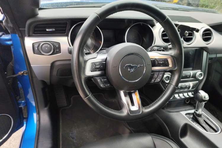 Used Ford Mustang 
