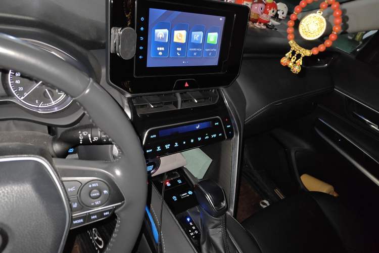 Used Toyota Harrier 2022 2.0L CVT Two-Wheel Drive Luxury Edition