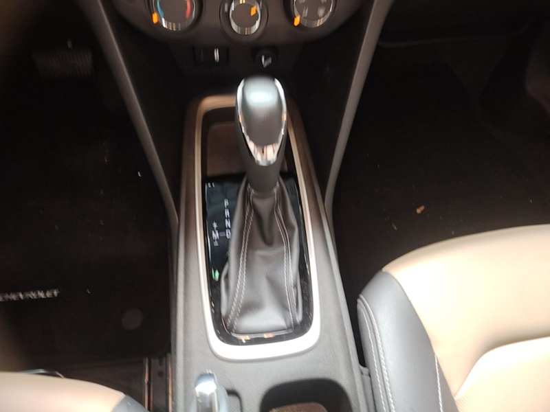 Used Chevrolet Monza 2022 320 Automatic Enjoyment Edition — 13