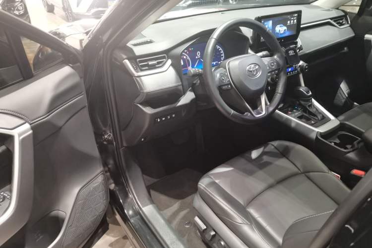 Used Toyota Wildlander 2023 Dual-Motor 2.5L E-CVT Two-Wheel Drive Luxury PLUS Edition