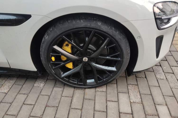 Used Xiaomi Auto SU7 2024 Four-Wheel Drive Ultra-Long Range Advanced Intelligent Driving Max Edition