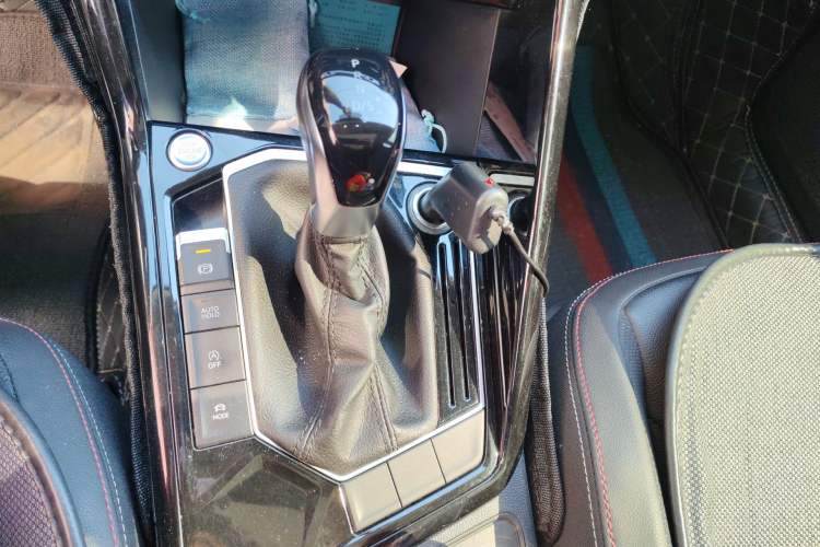 Used Volkswagen Tayron 2019 330TSI Two-Wheel-Drive Luxury Version China V Emission Standard Gear Lever