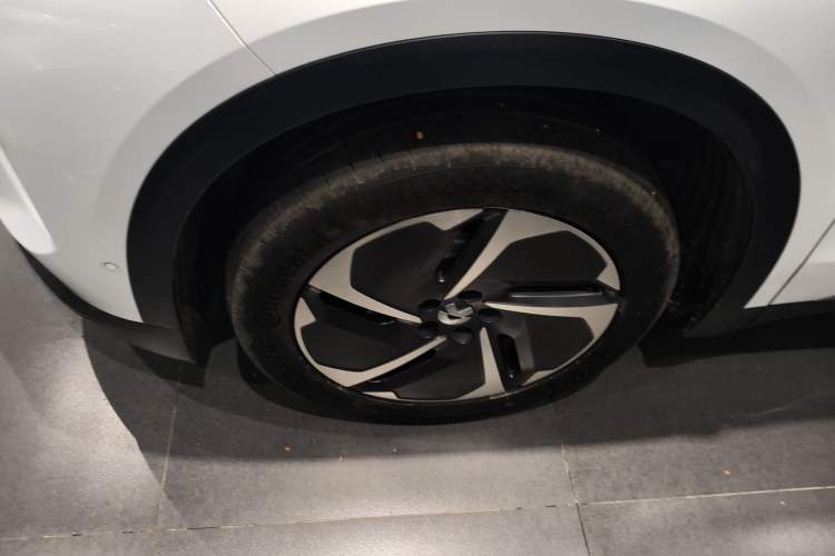 Used Nio ES8 2024 75 kWh Executive Edition Exterior 4