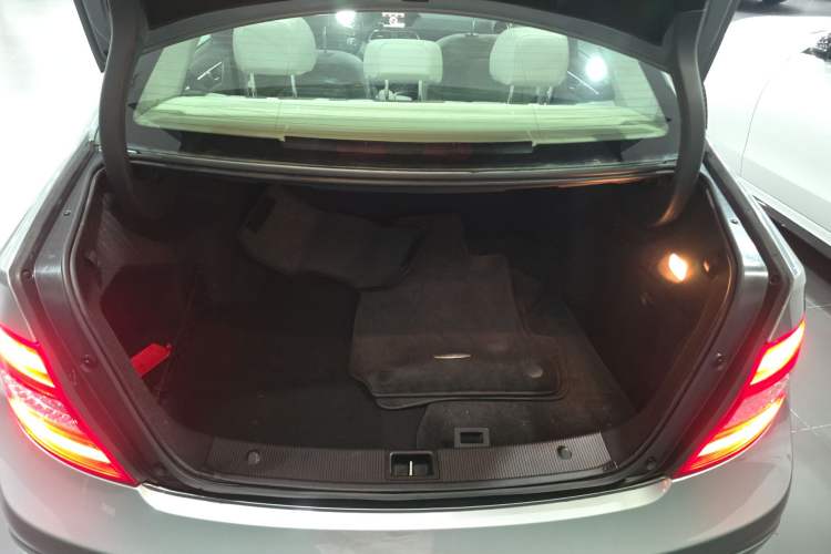 Used Mercedes-Benz C-Class 2013 C 180 Classic Grand Edition
