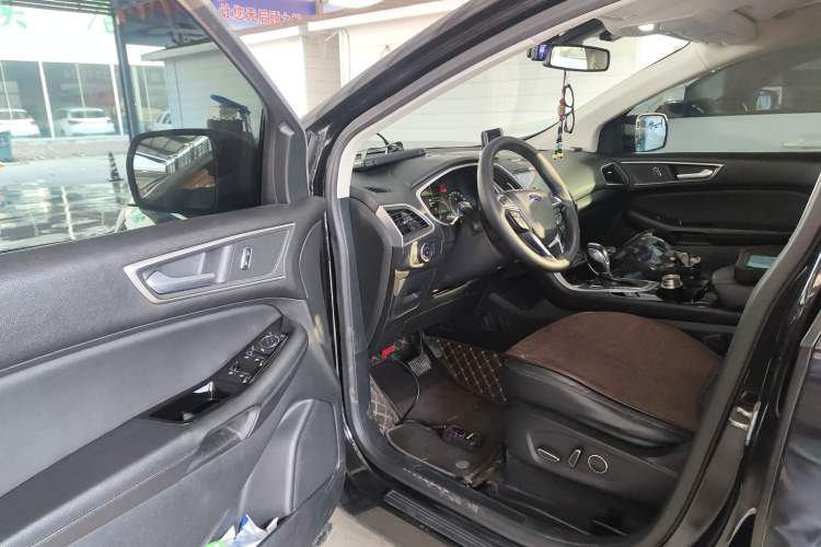 Used Ford Edge 2015 2.0T GTDi Two-Wheel-Drive Platinum Edition