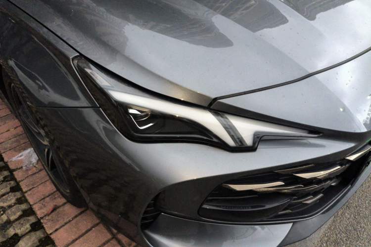 Used MG 7 2023 1.5T DCT Luxurious Supreme Edition Right Front Headlight