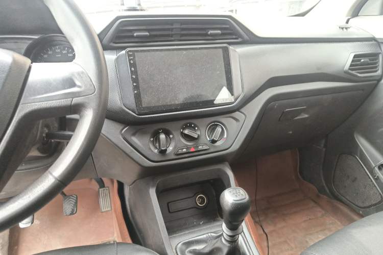 Used Wuling Hongguang 2019 1.5L S Basic Version China VI Standard LAR