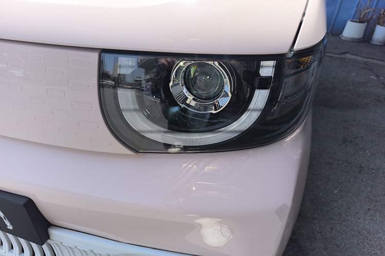 Used Chery QQ Ice Cream 2022 170km Sundae Phosphate Lithium-Ion
