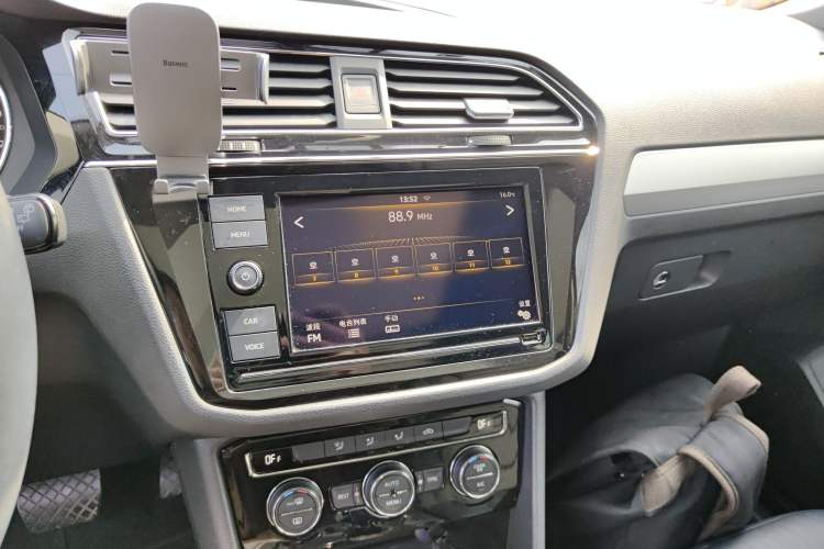 Used Volkswagen Tiguan L 2019 330TSI Automatic Two-Wheel Drive Panoramic Comfort Edition China V Standard
