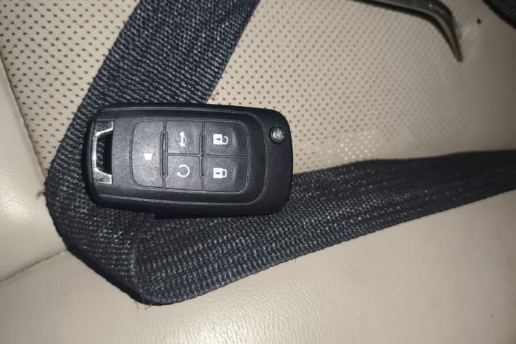 Used Buick GL8 2011 3.0L GT Luxury Business Haoya Edition Vehicle Key