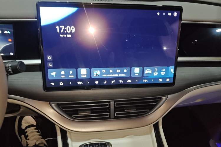 Used Denza D9 2022 DM-i 970 Four-Wheel Drive Prestige Model