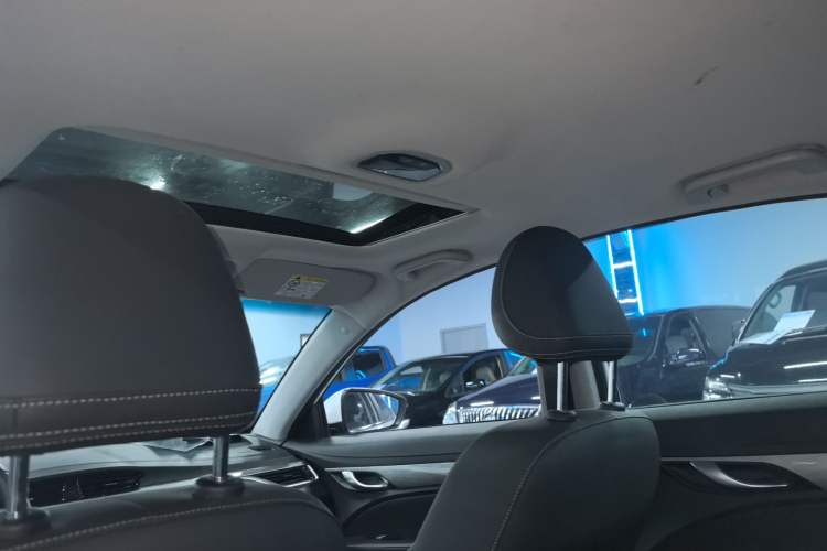 Used Geely Auto Emgrand 2019 Leading Edition 1.5L Manual Upward Asian Games Edition China VI