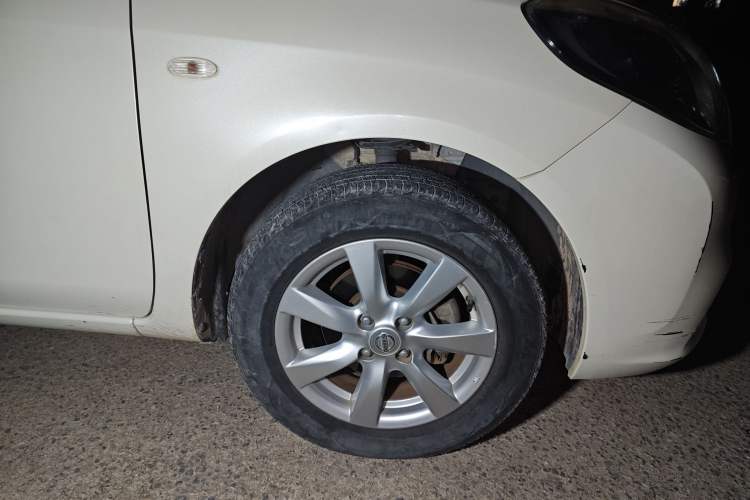 Used Nissan Sunny 2011 1.5XE CVT Comfort Edition Right Front Wheel Hub