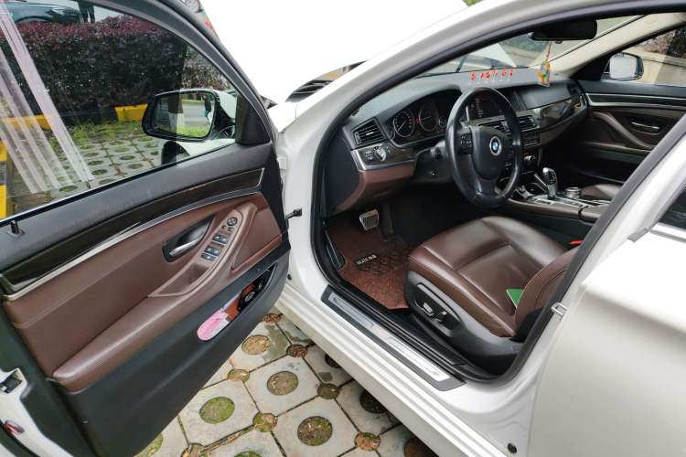 Used BMW 5 Series 2014 525Li Luxury Design Package
