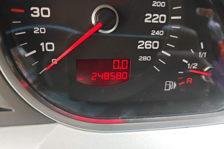 Used Audi A6L 2011 2.0 TFSI Automatic Standard Edition Odometer Close Up