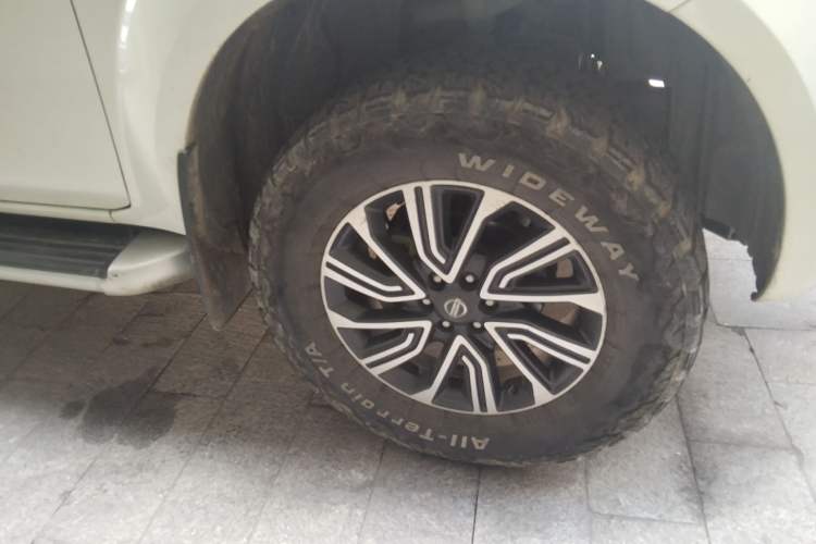 Used Nissan Terra 2018 2.5L Automatic 4x4 Flagship Edition Right Front Wheel Hub