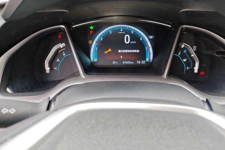 Used Honda Civic 2016 220TURBO CVT Prestige Edition Odometer Close Up