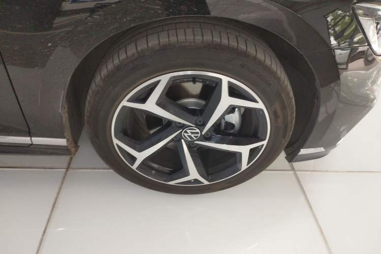 Used Volkswagen Magotan 2025 Revised Version 2 Zhongxiang Edition 330TSI DSG Luxury Trim