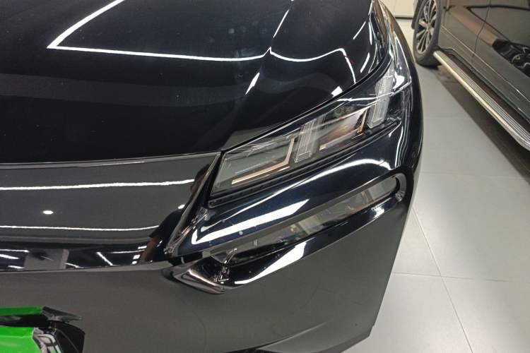 Used AION V 2023 Plus 70 Smart Edition Lithium Iron Phosphate