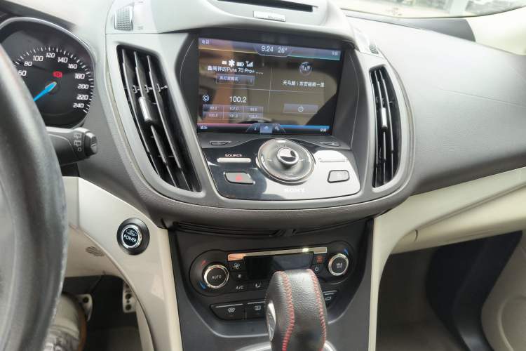 Used Ford Kuga 2013 2.0L GTDi Four-Wheel Drive Premium Model Audio And AC Panel