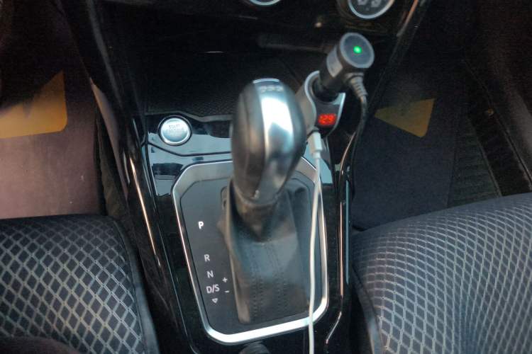 Used Volkswagen T-ROC 2020 280TSI DSG Two-Wheel Drive Comfort Version