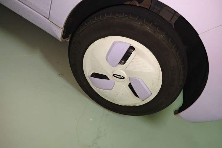 Used Chery QQ Ice Cream 2022 Pudding Model Right Front Wheel Hub
