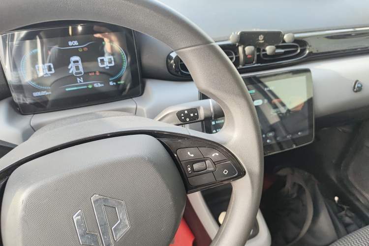 Used Leapmotor T03 2021 400 Lite Edition - Lithium-Ion Battery Gear Lever