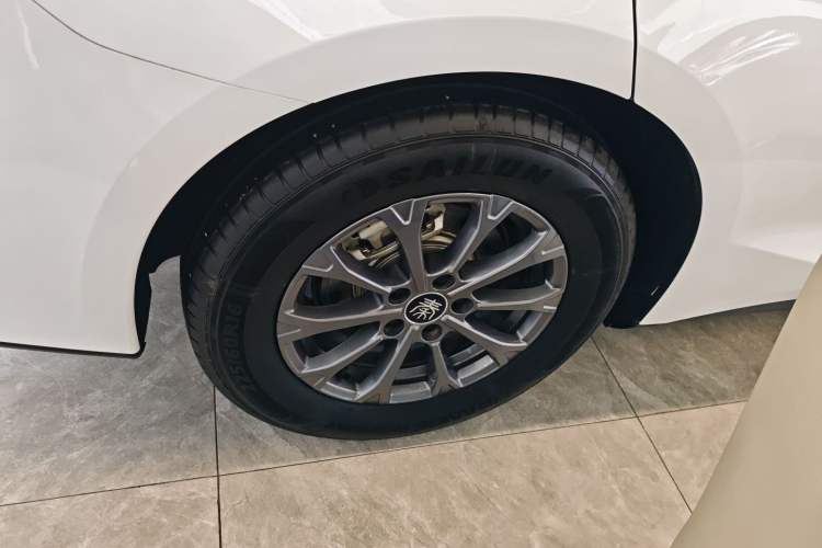 Used BYD Qin L 2024 DM-i 80KM Leading Model
