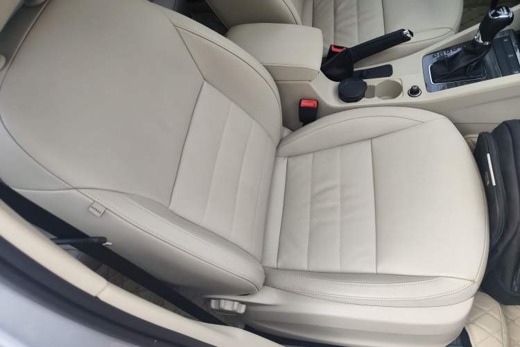 Used Skoda Octavia 2015 1.6L Automatic Yijun Edition
