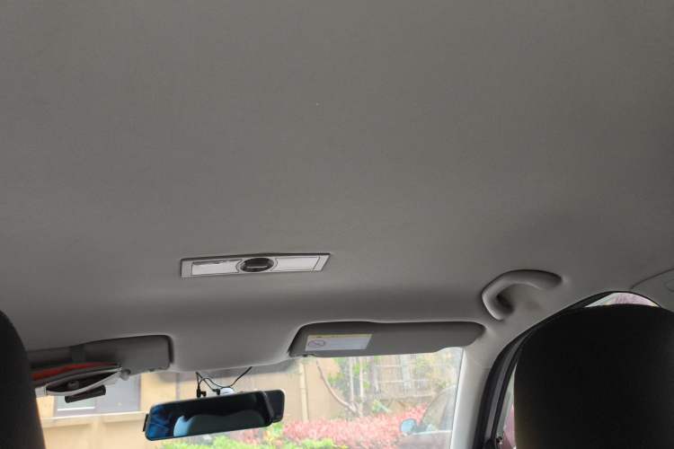 Used Volkswagen Gran Lavida 2013 1.6L Automatic Fashion Model Headliner