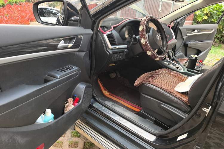 Used Dongfeng Aeolus AX7 2016 2.0L Automatic Zhiyi Trim
