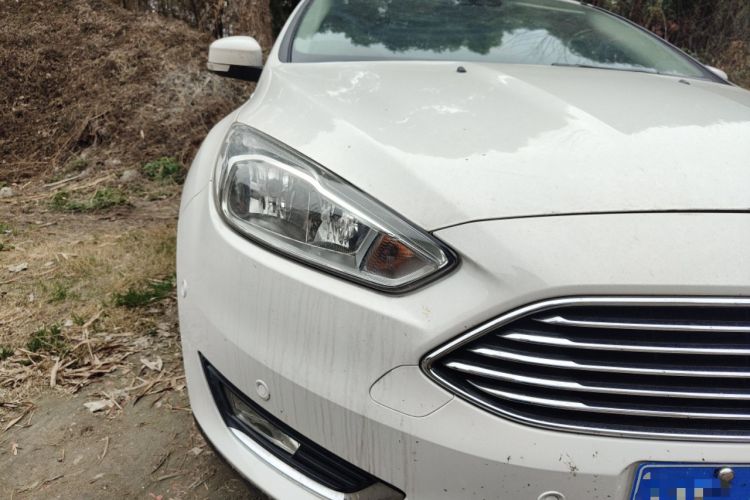 Used Ford Focus 2015 Sedan EcoBoost 180 Automatic Flagship Model
