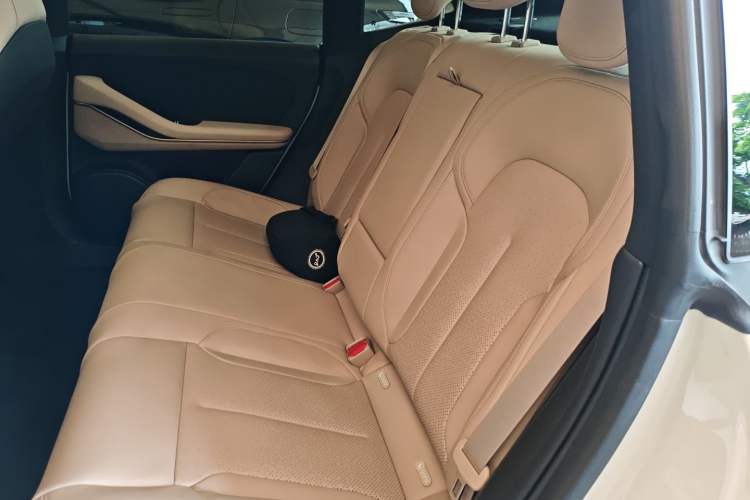 Used Nio ET5 2024 75 kWh Left Rear Seat