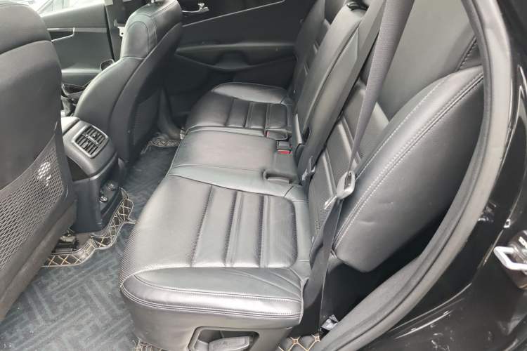 Used Kia Sorento 2015 Sorento L 2.4L Gasoline 4WD Elite Edition 5 Seats China IV Standard Left Rear Seat