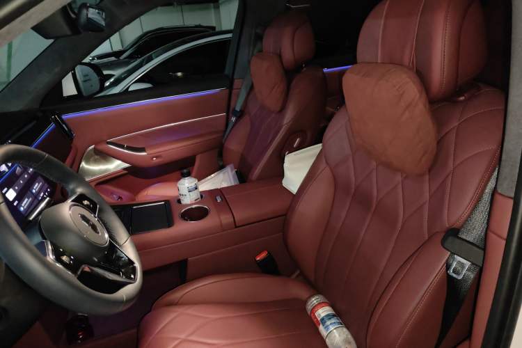 Used Hima AITO M8 2025 Extended-Range Ultra Version 53.4 kWh 5-Seater Edition Left Front Seat