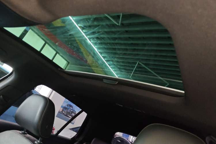 Used Volkswagen Golf 2017 280TSI Automatic R-Line Million-Vehicle Commemorative Edition