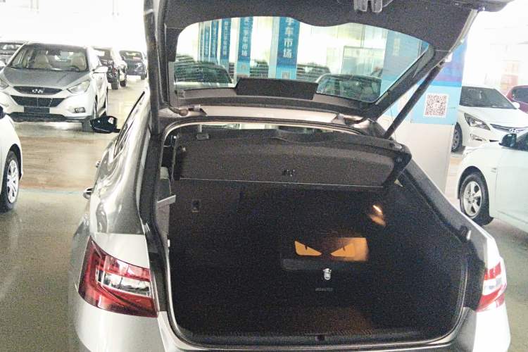 Used Skoda Superb 2018 TSI380 DSG Flagship Edition China V Standard Trunk