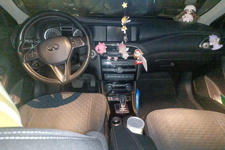 Used Infiniti QX30 2017 1.6T Two-Wheel-Drive Sport Edition
