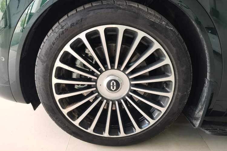 Used Hima AITO M8 2025 Extended-Range Max+ Version 53.4 kWh 5-Seater Edition Exterior 4