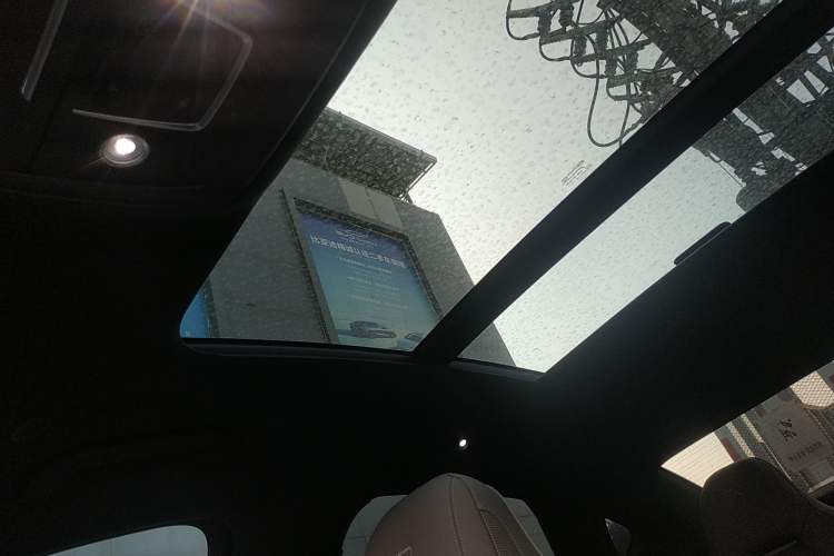 Used BYD Han 2024 EV Glory Edition 610 km All-Wheel Drive "Tian Shen Zhi Jia" Intelligent Driving Model
